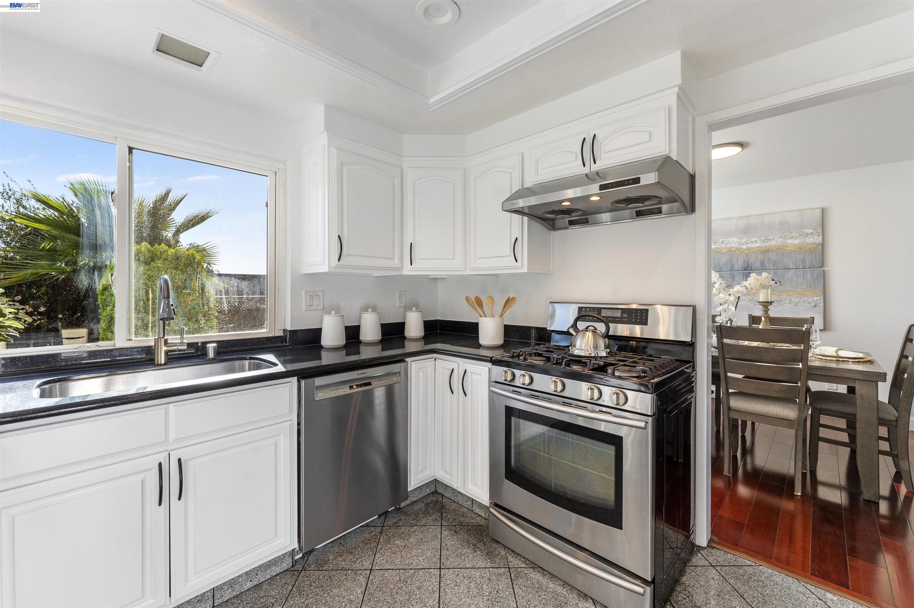 Kitchen sink with a view to the backyard